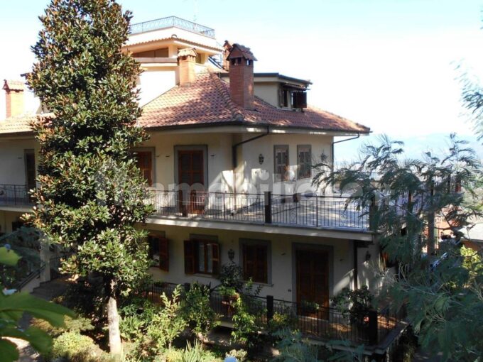 attico in villa